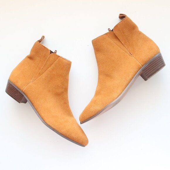Gap Tan Suede Leather Almond Toe Block Heel Chelsea Booties Ankle Boots Size 7.5 - Picture 1 of 15